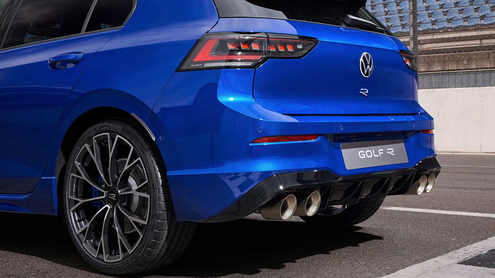 H VW ετοιμάζει ακραίο Golf R με τον 5κύλινδρο κινητήρα του Audi RS3 